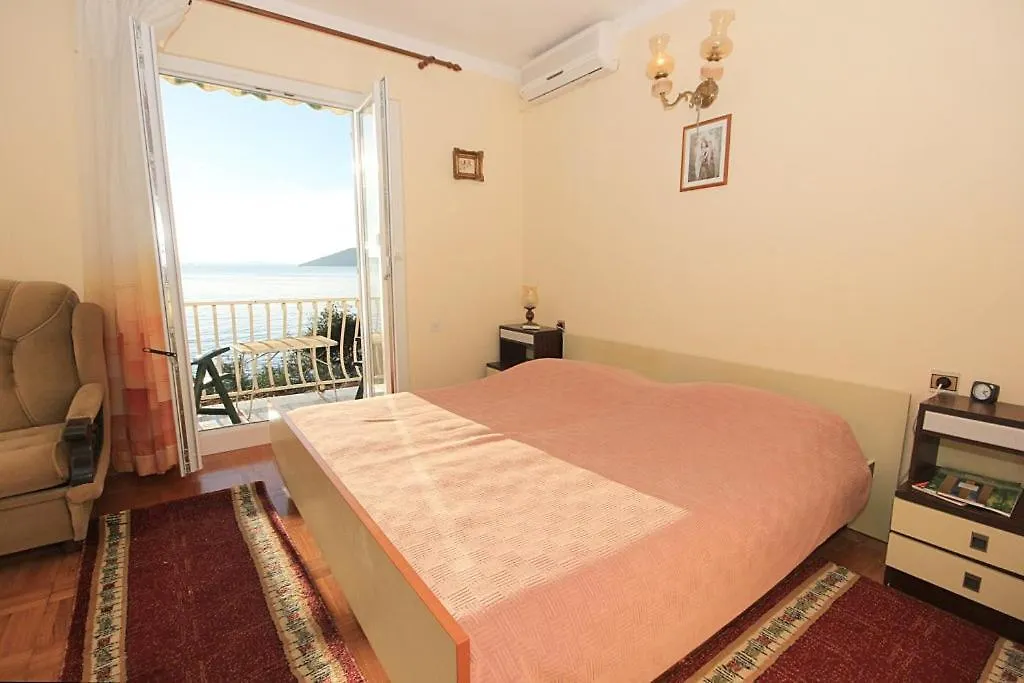 Family Friendly Apartments With A Swimming Pool Okrug Donji, Ciovo - 8072 0*, Donji Okrug (Ciovo) Croatia