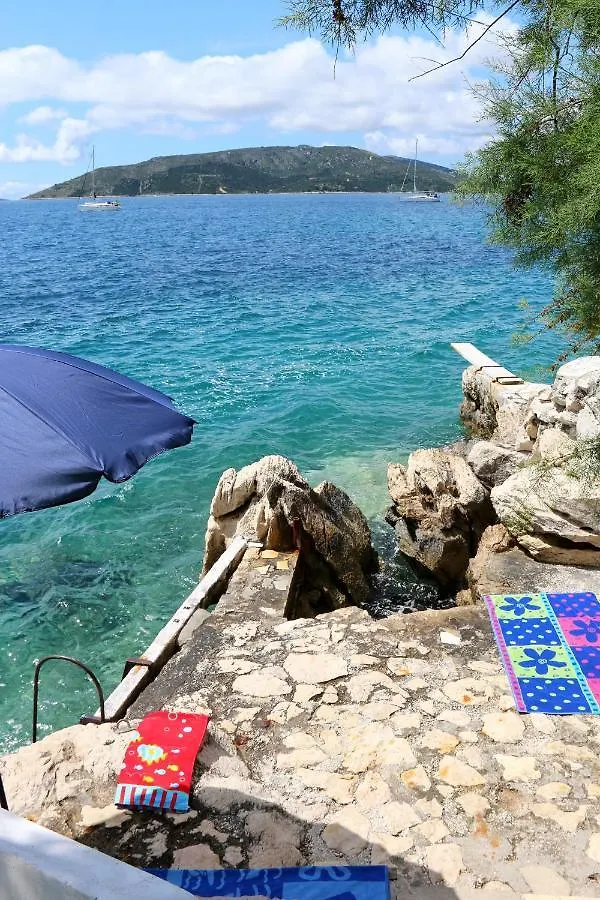 Family Friendly Apartments With A Swimming Pool Okrug Donji, Ciovo - 8072 Donji Okrug