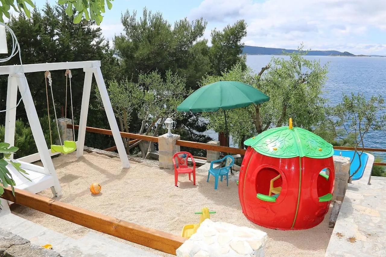 Family Friendly Apartments With A Swimming Pool Okrug Donji, Ciovo - 8072 Donji Okrug   Donji Okrug (Ciovo)