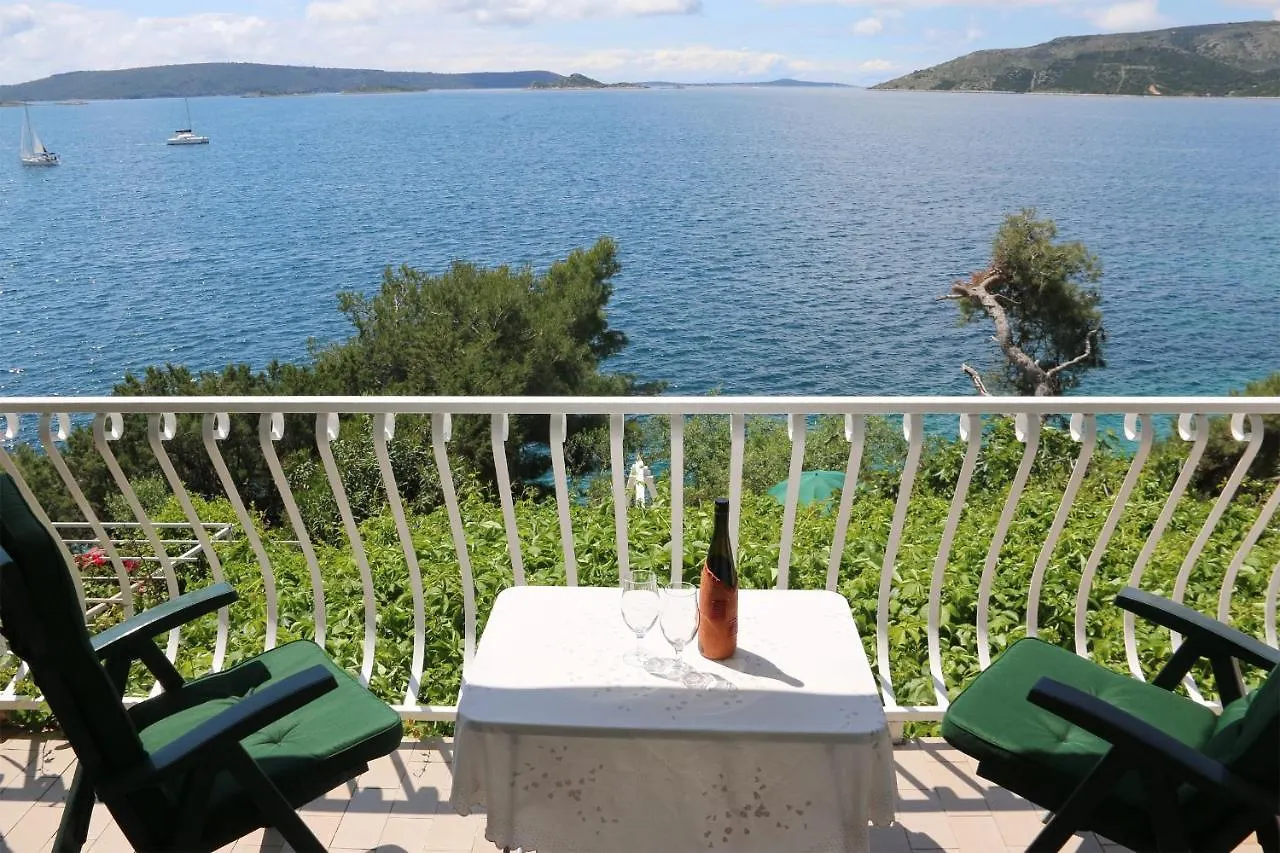 Family Friendly Apartments With A Swimming Pool Okrug Donji, Ciovo - 8072 Donji Okrug